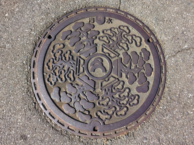 マンホール